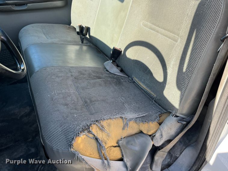 image for item DP0449 2005 Ford F450 Super Duty XL  flatbed truck