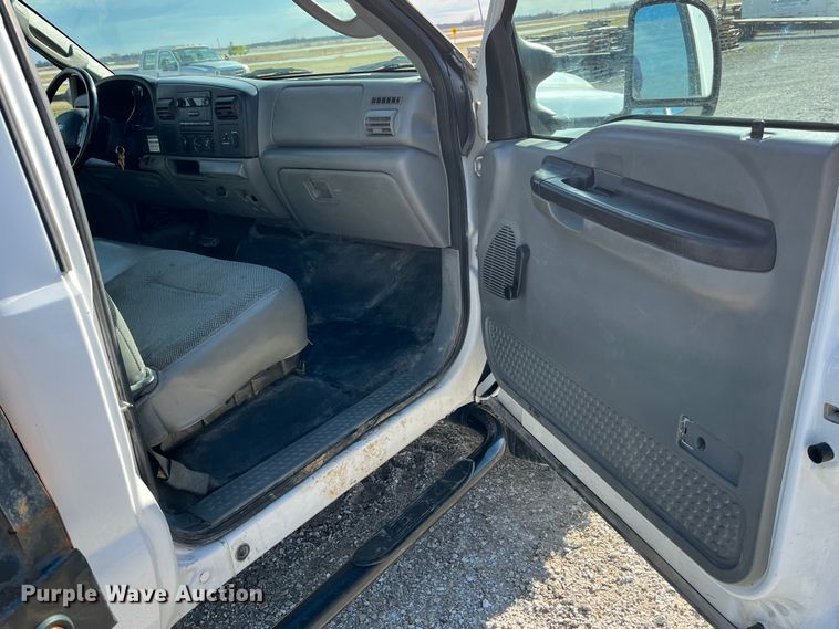 image for item DP0449 2005 Ford F450 Super Duty XL  flatbed truck