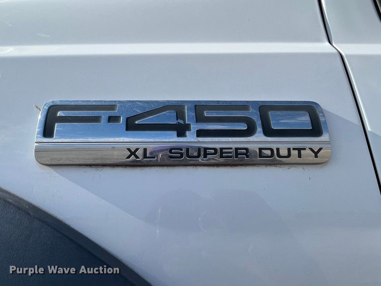 image for item DP0449 2005 Ford F450 Super Duty XL  flatbed truck