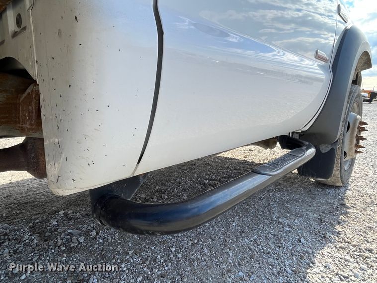 image for item DP0449 2005 Ford F450 Super Duty XL  flatbed truck