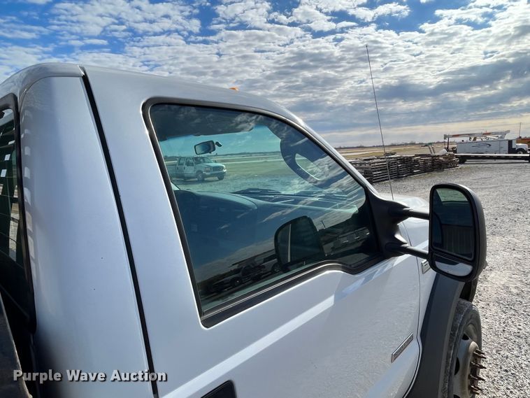 image for item DP0449 2005 Ford F450 Super Duty XL  flatbed truck