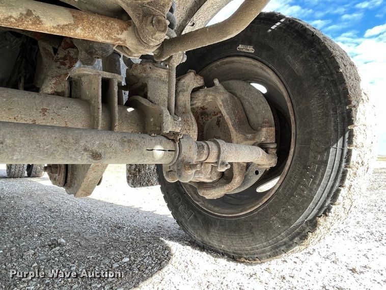 image for item DP0449 2005 Ford F450 Super Duty XL  flatbed truck