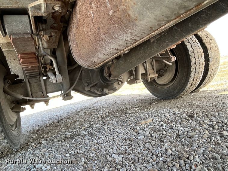 image for item DP0449 2005 Ford F450 Super Duty XL  flatbed truck