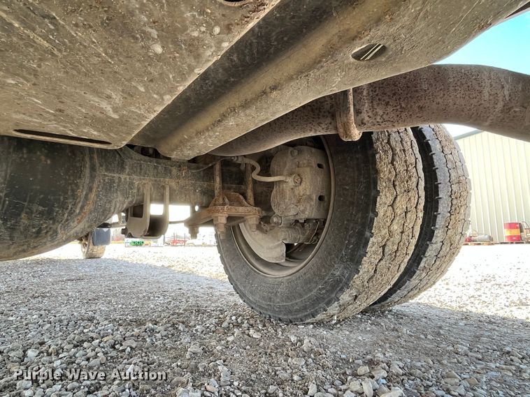 image for item DP0449 2005 Ford F450 Super Duty XL  flatbed truck