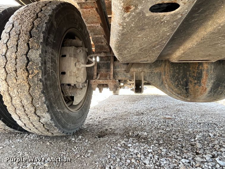 image for item DP0449 2005 Ford F450 Super Duty XL  flatbed truck