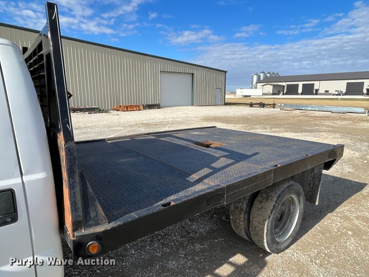 image for item DP0449 2005 Ford F450 Super Duty XL  flatbed truck