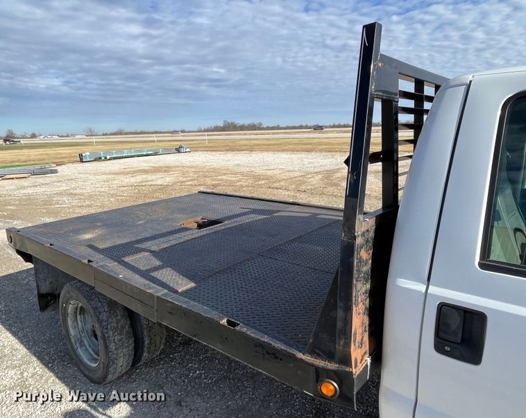 image for item DP0449 2005 Ford F450 Super Duty XL  flatbed truck