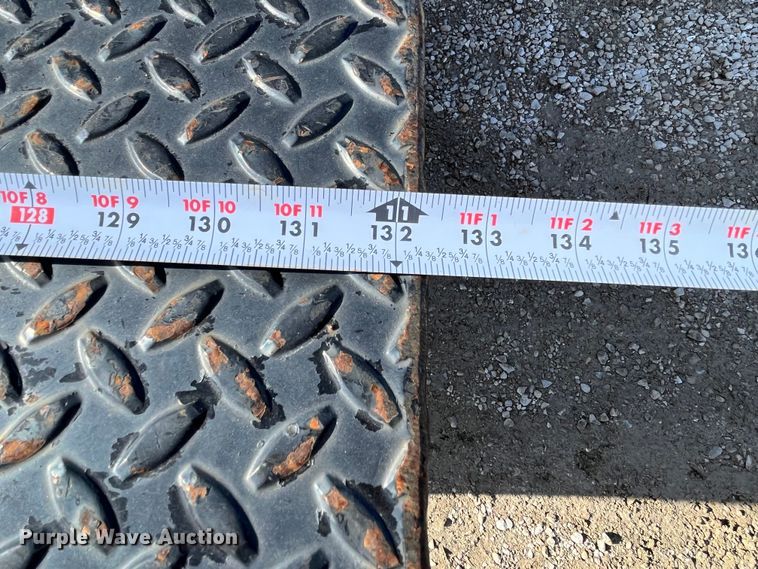 image for item DP0449 2005 Ford F450 Super Duty XL  flatbed truck