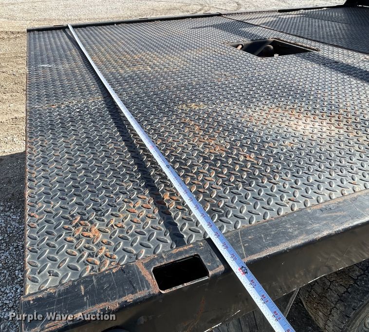 image for item DP0449 2005 Ford F450 Super Duty XL  flatbed truck