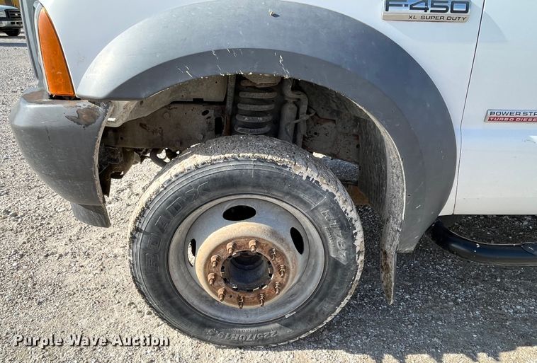 image for item DP0449 2005 Ford F450 Super Duty XL  flatbed truck