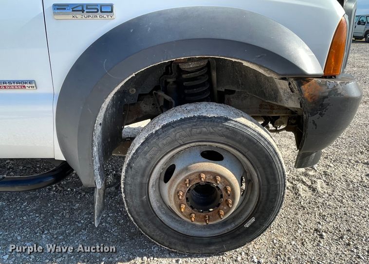 image for item DP0449 2005 Ford F450 Super Duty XL  flatbed truck