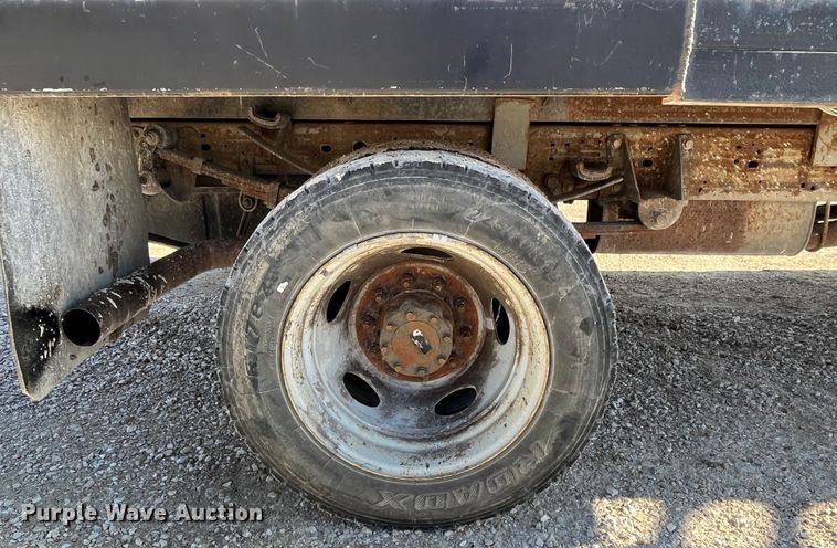image for item DP0449 2005 Ford F450 Super Duty XL  flatbed truck