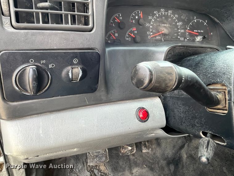 image for item DP0450 2006 Ford F650 Super Duty XLT  flatbed truck