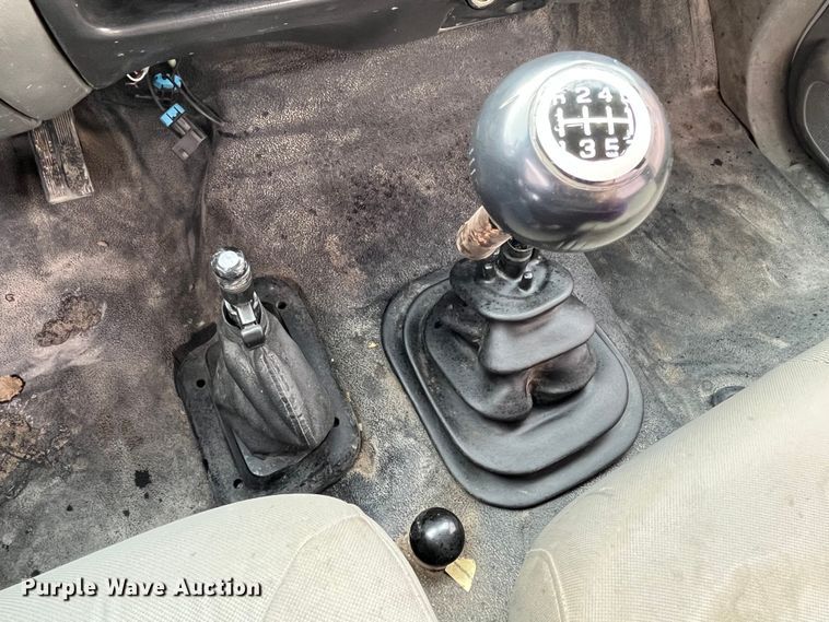 image for item DP0450 2006 Ford F650 Super Duty XLT  flatbed truck