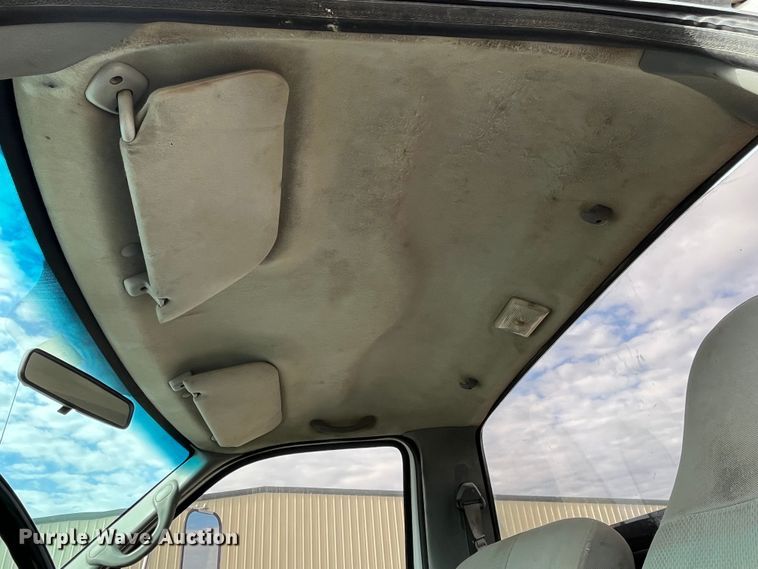 image for item DP0450 2006 Ford F650 Super Duty XLT  flatbed truck