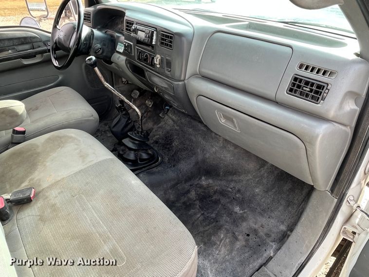 image for item DP0450 2006 Ford F650 Super Duty XLT  flatbed truck