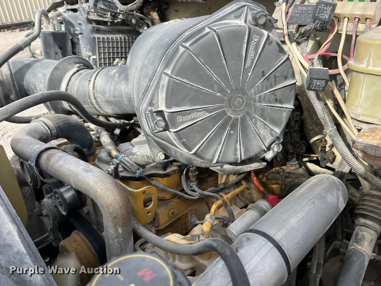 image for item DP0450 2006 Ford F650 Super Duty XLT  flatbed truck