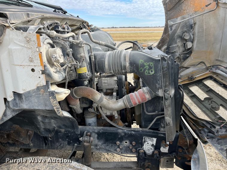 image for item DP0450 2006 Ford F650 Super Duty XLT  flatbed truck