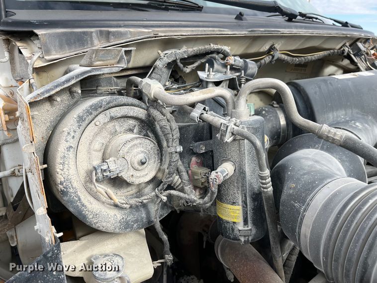 image for item DP0450 2006 Ford F650 Super Duty XLT  flatbed truck