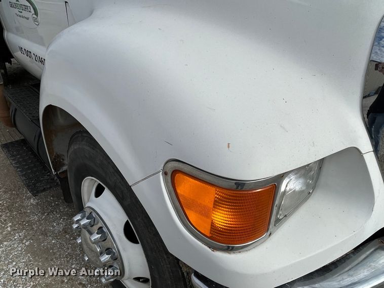 image for item DP0450 2006 Ford F650 Super Duty XLT  flatbed truck