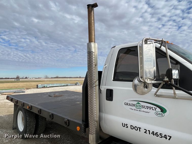 image for item DP0450 2006 Ford F650 Super Duty XLT  flatbed truck