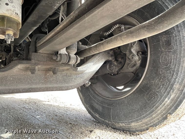 image for item DP0450 2006 Ford F650 Super Duty XLT  flatbed truck