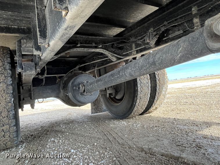 image for item DP0450 2006 Ford F650 Super Duty XLT  flatbed truck