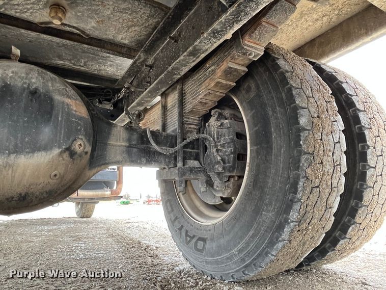 image for item DP0450 2006 Ford F650 Super Duty XLT  flatbed truck