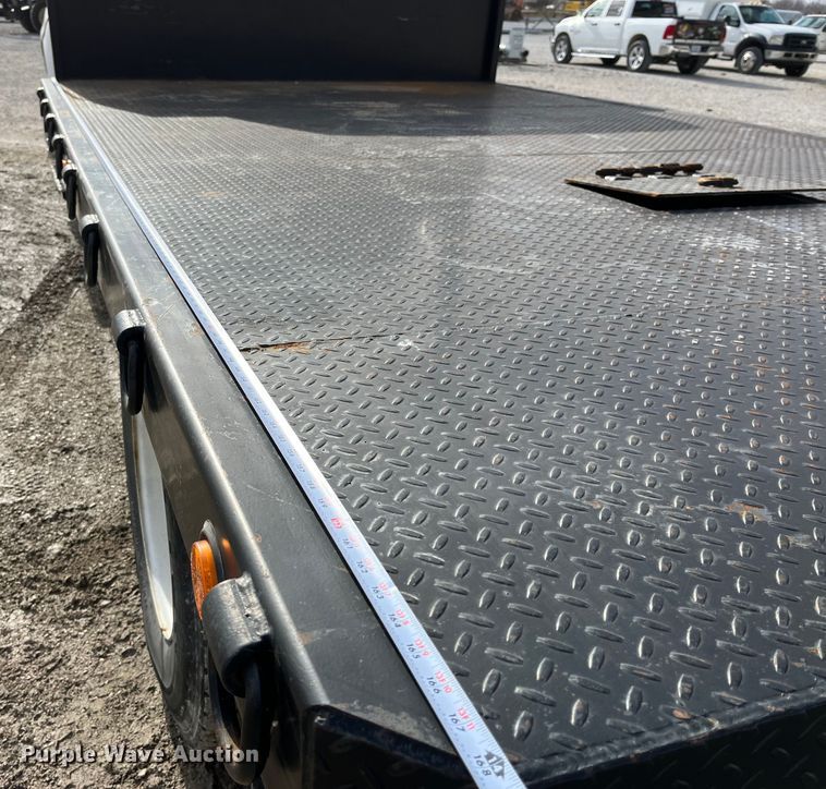 image for item DP0450 2006 Ford F650 Super Duty XLT  flatbed truck