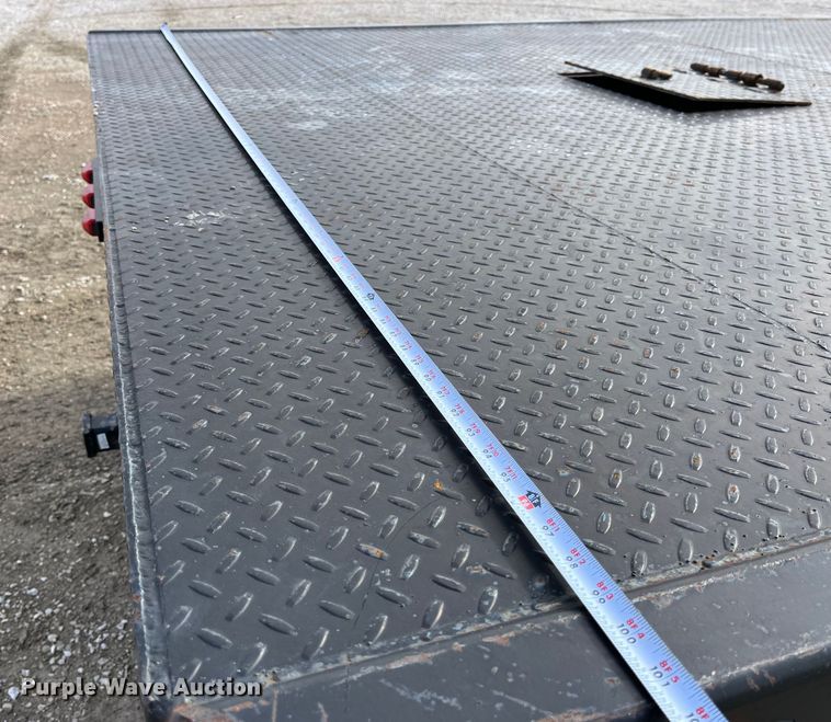 image for item DP0450 2006 Ford F650 Super Duty XLT  flatbed truck