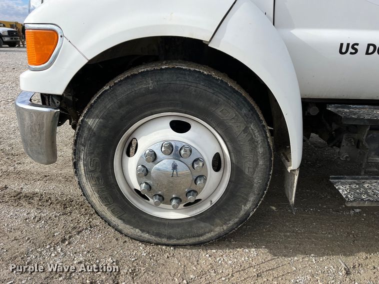 image for item DP0450 2006 Ford F650 Super Duty XLT  flatbed truck