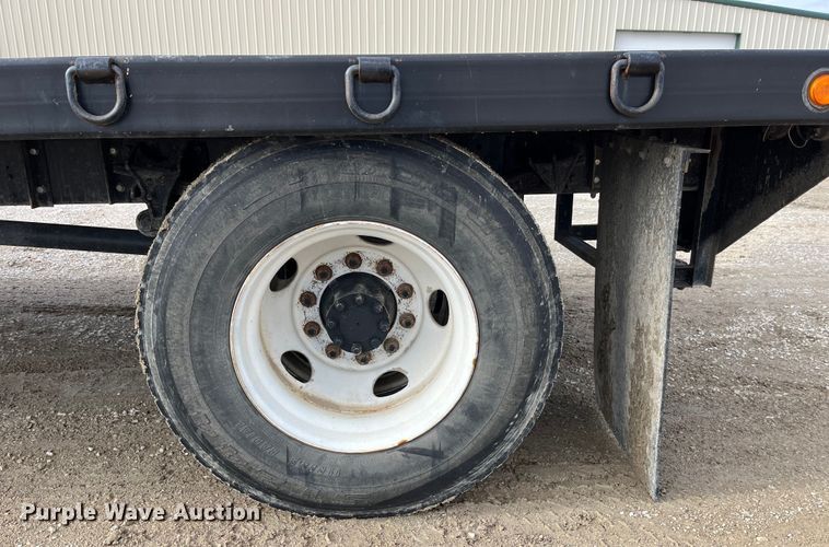 image for item DP0450 2006 Ford F650 Super Duty XLT  flatbed truck