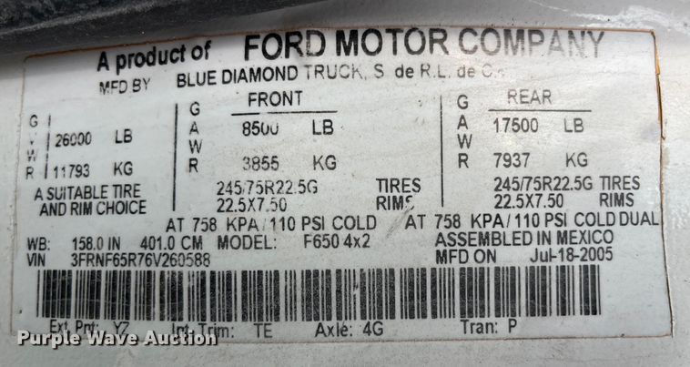 image for item DP0450 2006 Ford F650 Super Duty XLT  flatbed truck