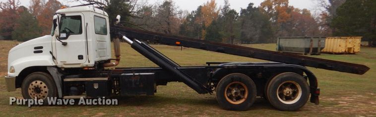 image for item DP8598 2004 Mack CX612  roll-off container truck