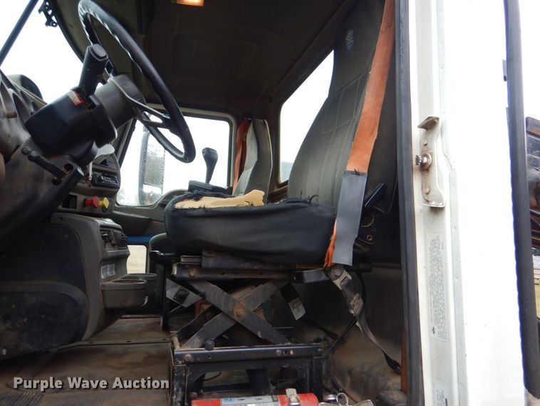 image for item DP8598 2004 Mack CX612  roll-off container truck