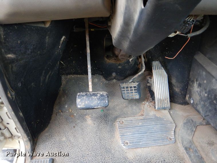 image for item DP8598 2004 Mack CX612  roll-off container truck