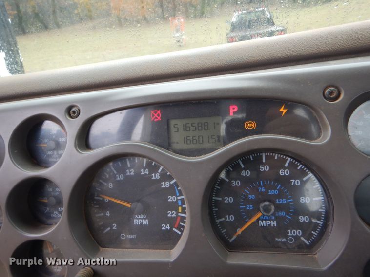 image for item DP8598 2004 Mack CX612  roll-off container truck