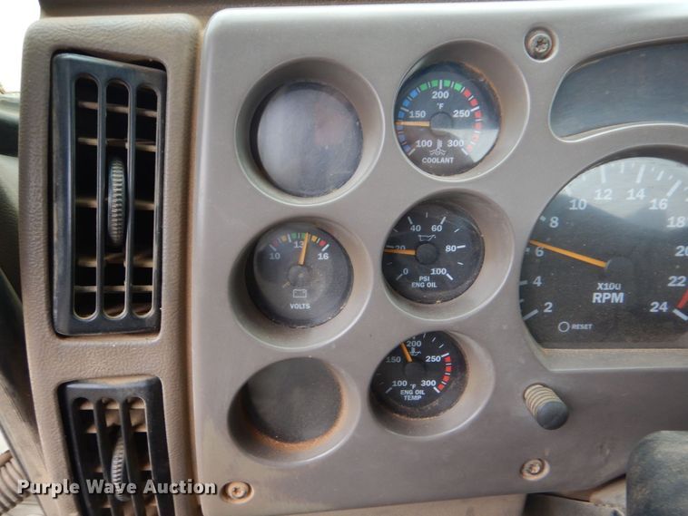 image for item DP8598 2004 Mack CX612  roll-off container truck