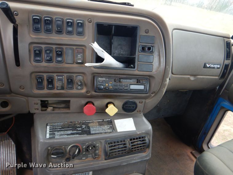 image for item DP8598 2004 Mack CX612  roll-off container truck