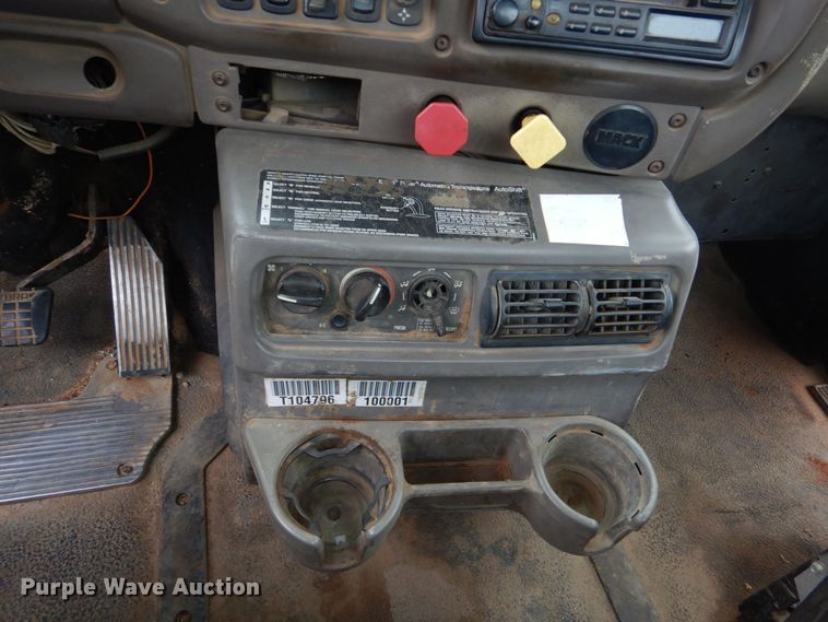 image for item DP8598 2004 Mack CX612  roll-off container truck