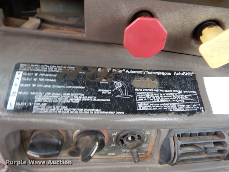 image for item DP8598 2004 Mack CX612  roll-off container truck