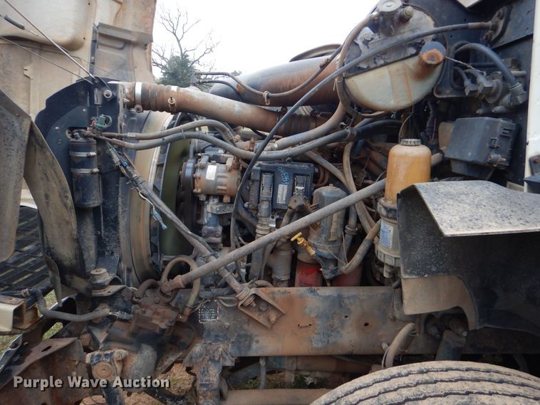 image for item DP8598 2004 Mack CX612  roll-off container truck