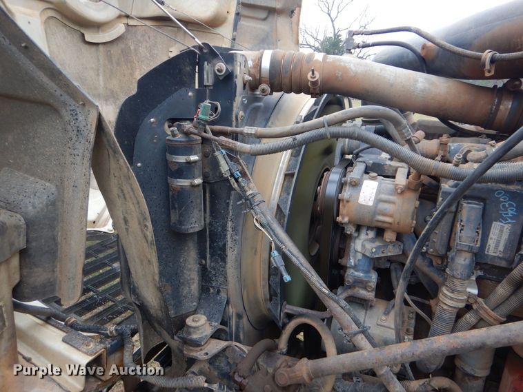 image for item DP8598 2004 Mack CX612  roll-off container truck