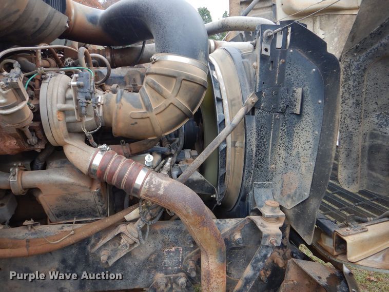 image for item DP8598 2004 Mack CX612  roll-off container truck