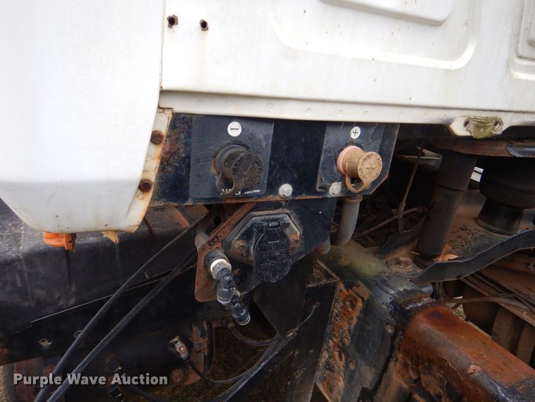 image for item DP8598 2004 Mack CX612  roll-off container truck