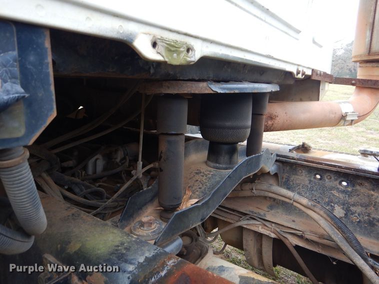 image for item DP8598 2004 Mack CX612  roll-off container truck