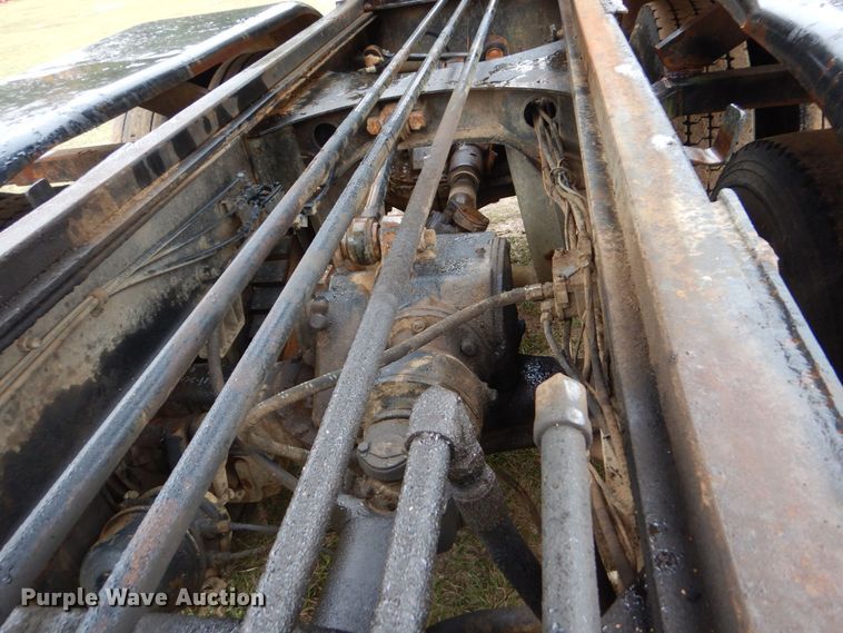 image for item DP8598 2004 Mack CX612  roll-off container truck