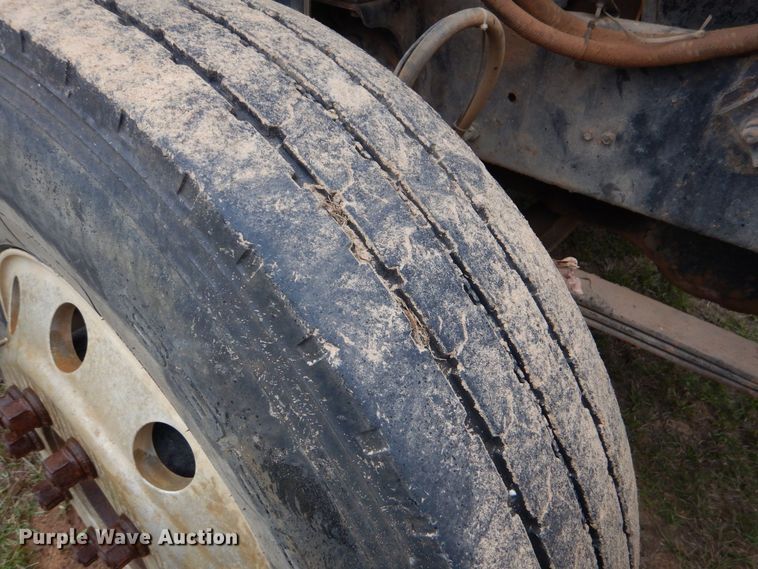 image for item DP8598 2004 Mack CX612  roll-off container truck