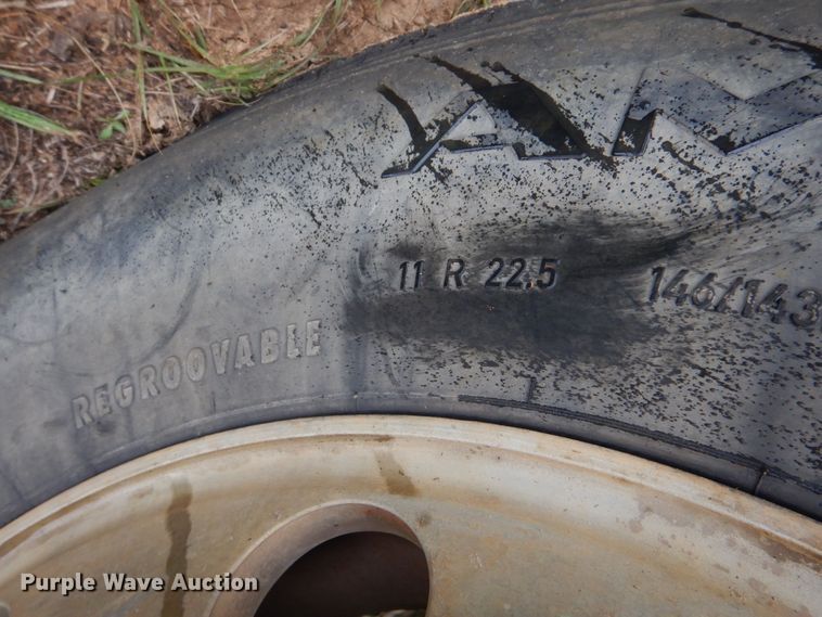 image for item DP8598 2004 Mack CX612  roll-off container truck