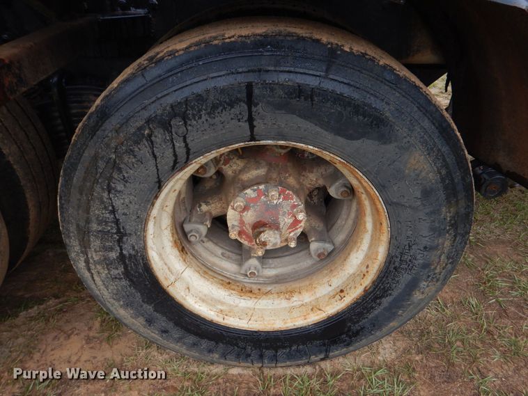 image for item DP8598 2004 Mack CX612  roll-off container truck